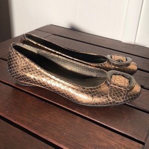 Stuart Weitzman Gold Flats HH2
